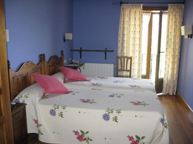 La Posada De Cucayo Dobres Luaran gambar