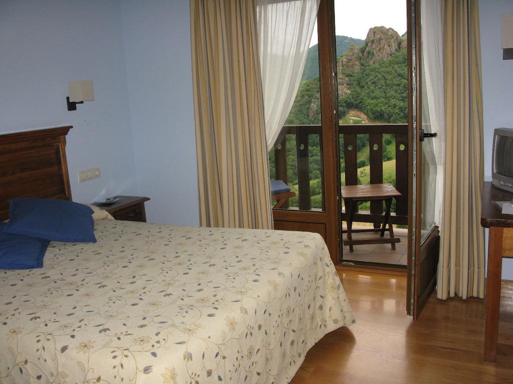 La Posada De Cucayo Dobres Bilik gambar