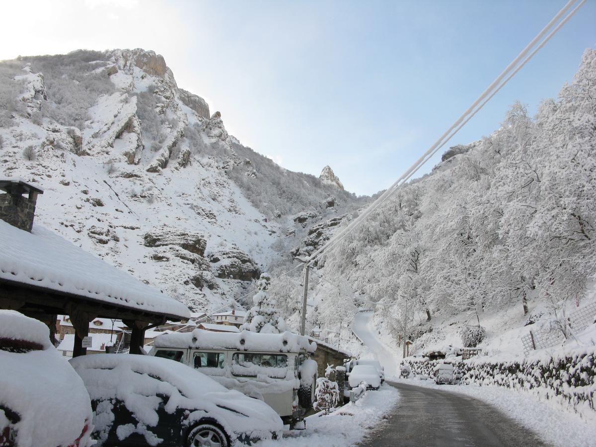La Posada De Cucayo Dobres Luaran gambar